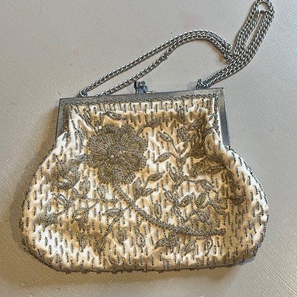 Magid Handbags - 🎉HP🎉Vintage Magid cream & silver beaded clutch w/chain
